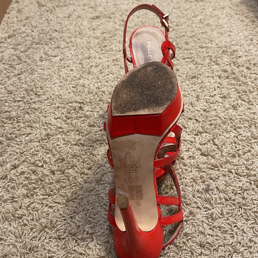 Pelle Moda Heels/ Red/7.5 - Picture 6 of 6